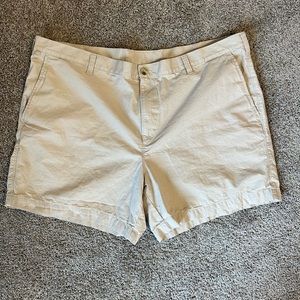 Men’s Columbia PFG Flat Front Tan/Khaki Chino Shorts Size 42 6” Inseam